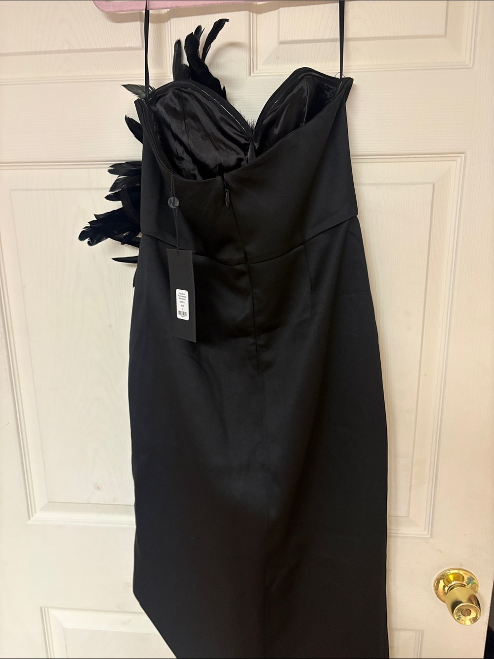Black Feather One-Shoulder Cocktail Dress - Picture 3 of 5